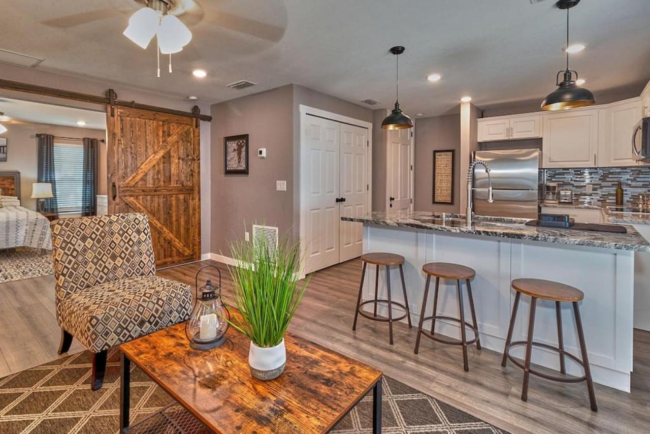Cozy Haven Attached To Million Home - South Tampa Bagian luar foto