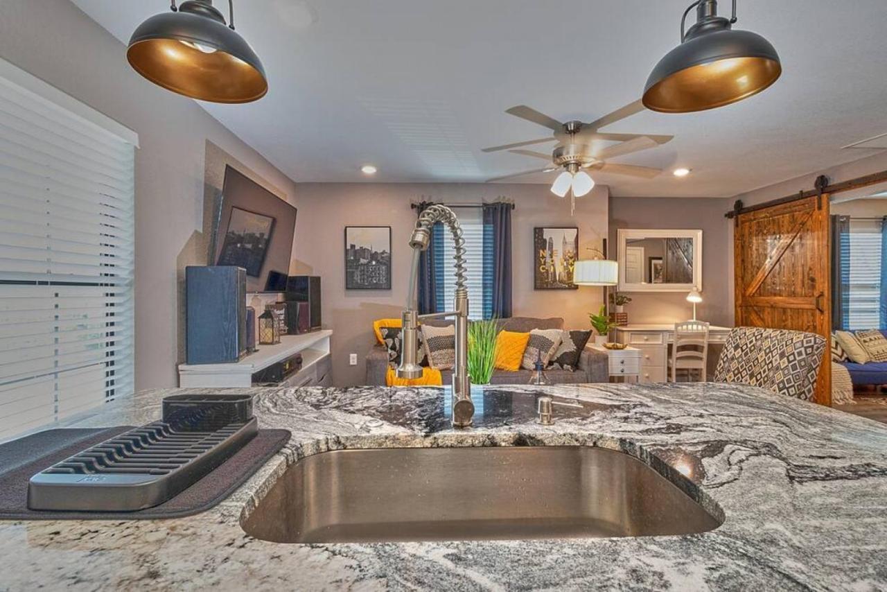 Cozy Haven Attached To Million Home - South Tampa Bagian luar foto